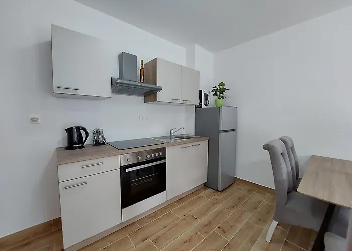 Apartament And Anne