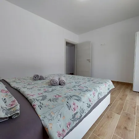And Anne Apartament