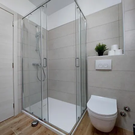 Apartament And Anne *
