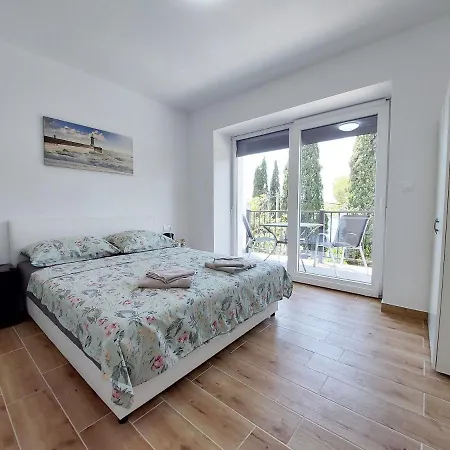 Apartament And Anne Dramalj